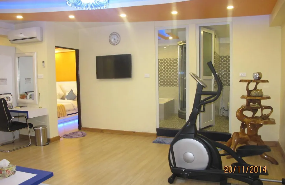 Royal Penguin Boutique Hotel & Spa-1