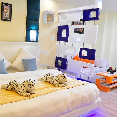 Royal Penguin Boutique Hotel & Spa-3